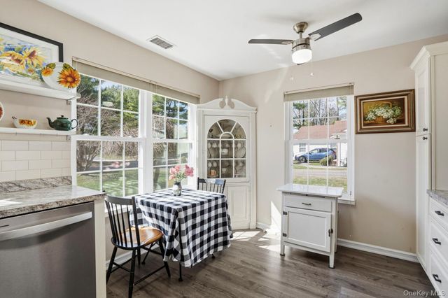 11 Chipmunk Trail, Coram, NY 11727