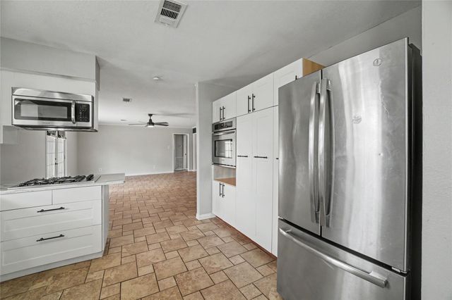 8330 Springtime Lane, Houston, TX 77075