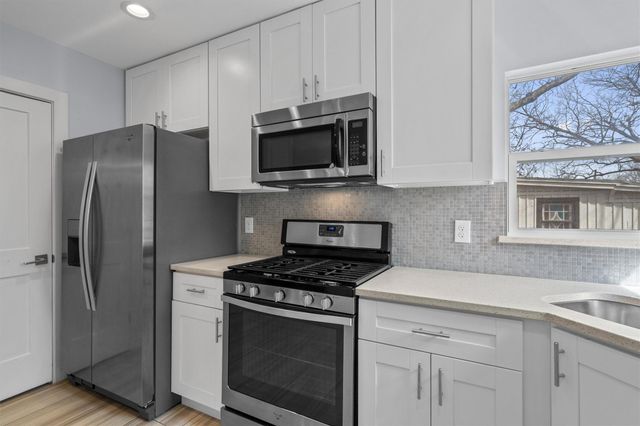 2705 S 2nd ST A, Austin, TX 78704