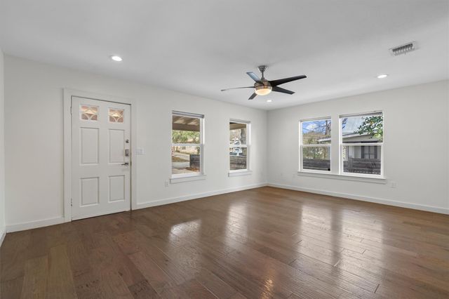 2705 S 2nd ST A, Austin, TX 78704