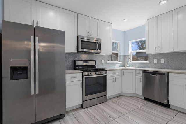 2705 S 2nd ST A, Austin, TX 78704