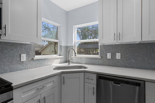 2705 S 2nd ST A, Austin, TX 78704