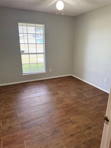 3831 Addicks Clodine Road, Houston, TX 77082