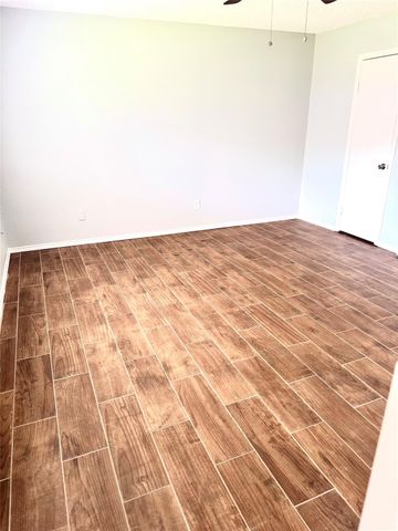 3831 Addicks Clodine Road, Houston, TX 77082
