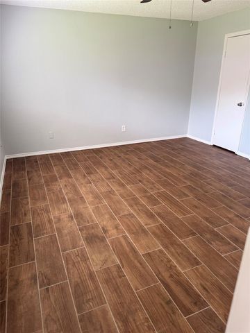 3831 Addicks Clodine Road, Houston, TX 77082