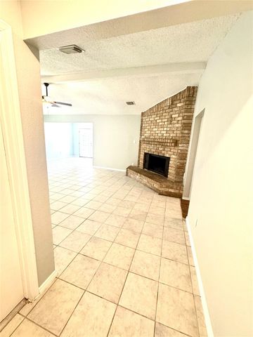 3831 Addicks Clodine Road, Houston, TX 77082