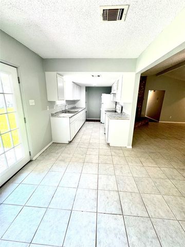 3831 Addicks Clodine Road, Houston, TX 77082