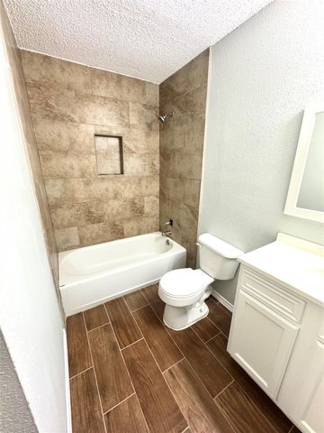 3831 Addicks Clodine Road, Houston, TX 77082