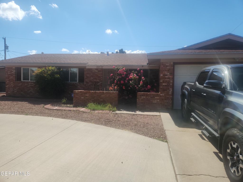 10537 SAIGON Drive, El Paso, TX 79925
