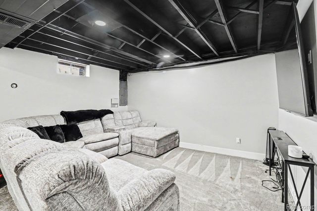 2770 Shady Hollow Drive, White Lake Charter Township, MI 48383