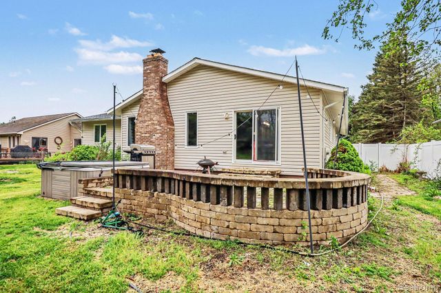 2770 Shady Hollow Drive, White Lake Charter Township, MI 48383