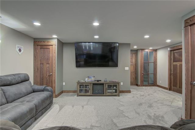 925 Bluffview Circle, Chippewa Falls, WI 54729