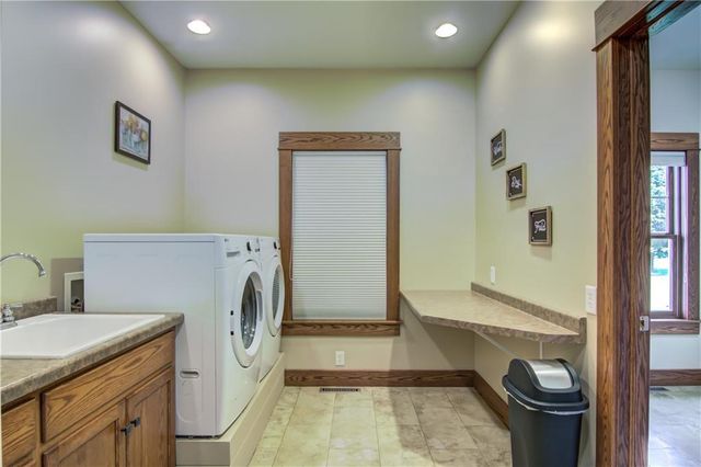 925 Bluffview Circle, Chippewa Falls, WI 54729