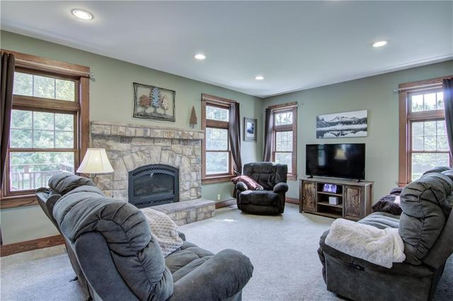 925 Bluffview Circle, Chippewa Falls, WI 54729