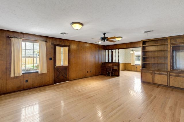 2206 Cedar Creek Drive, Baytown, TX 77520