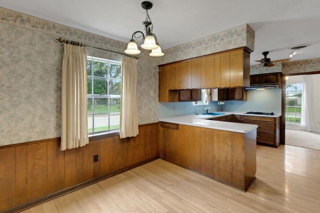 2206 Cedar Creek Drive, Baytown, TX 77520