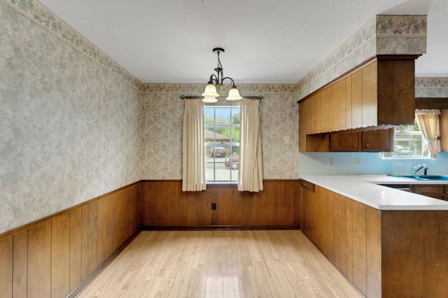 2206 Cedar Creek Drive, Baytown, TX 77520