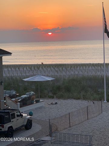 15 S Surf Road, Lavallette, NJ 08735