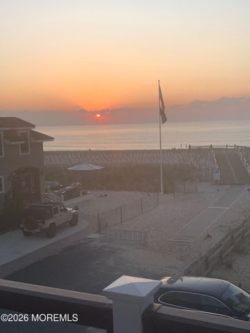 15 S Surf Road, Lavallette, NJ 08735