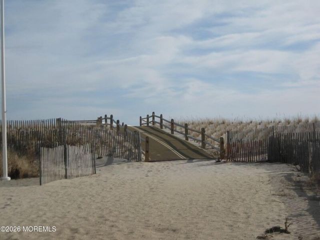 15 S Surf Road, Lavallette, NJ 08735