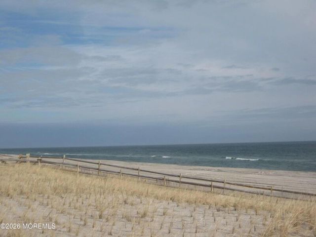 15 S Surf Road, Lavallette, NJ 08735