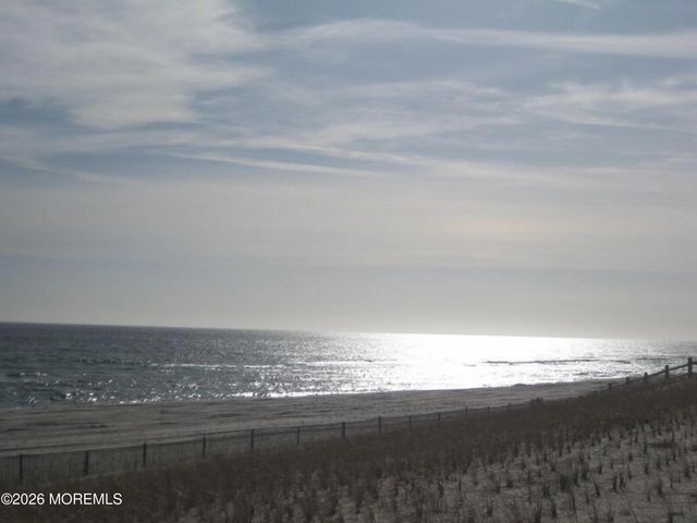 15 S Surf Road, Lavallette, NJ 08735