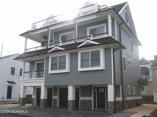 15 S Surf Road, Lavallette, NJ 08735