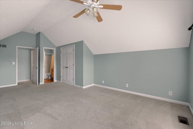 3907 Pinoak View Ct, Louisville, KY 40299