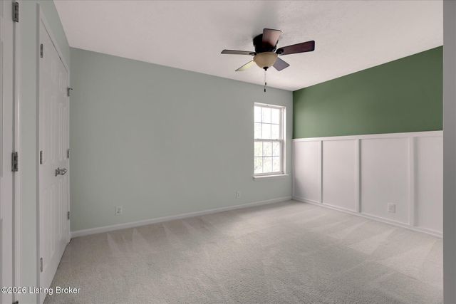 3907 Pinoak View Ct, Louisville, KY 40299