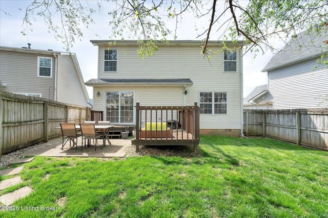 3907 Pinoak View Ct, Louisville, KY 40299