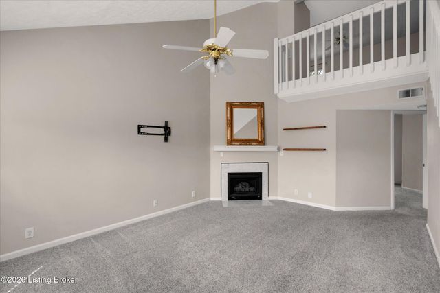 3907 Pinoak View Ct, Louisville, KY 40299