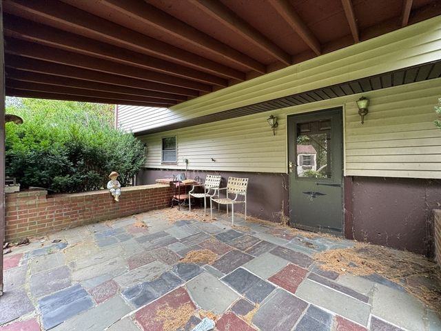 72 Kurland Ave, Brockton, MA 02301