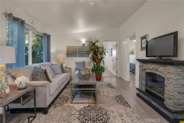 1048 Dexter Street, Los Angeles, CA 90042