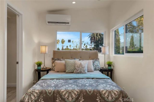 1048 Dexter Street, Los Angeles, CA 90042