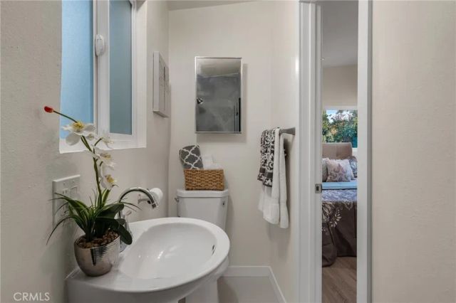 1048 Dexter Street, Los Angeles, CA 90042