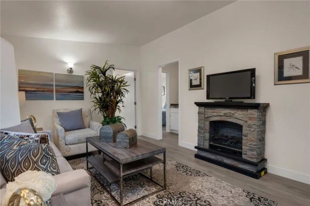1048 Dexter Street, Los Angeles, CA 90042