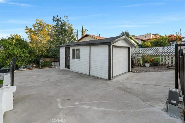 1048 Dexter Street, Los Angeles, CA 90042