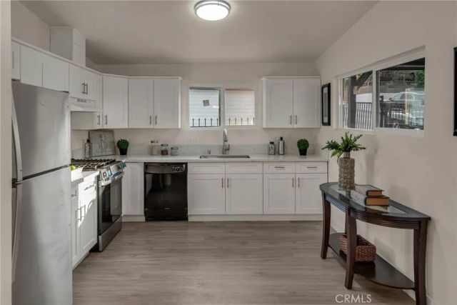 1048 Dexter Street, Los Angeles, CA 90042