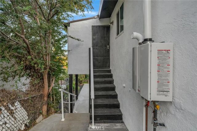 1048 Dexter Street, Los Angeles, CA 90042
