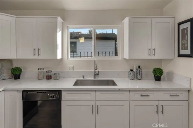 1048 Dexter Street, Los Angeles, CA 90042