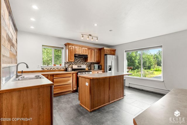 5020 N Ahina Circle, Wasilla, AK 99654