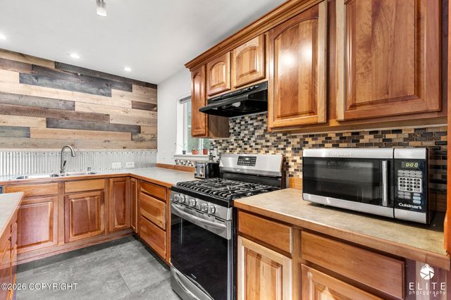 5020 N Ahina Circle, Wasilla, AK 99654