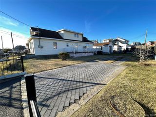 10 3rd Street, Rosedale, NY 11422