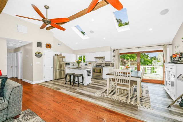 341 Avenue B, Ronkonkoma, NY 11779