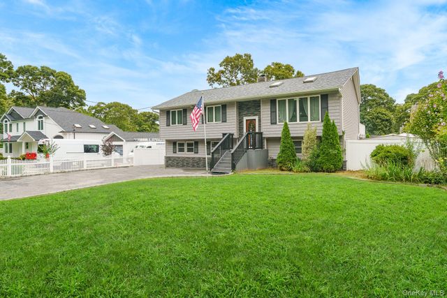 341 Avenue B, Ronkonkoma, NY 11779