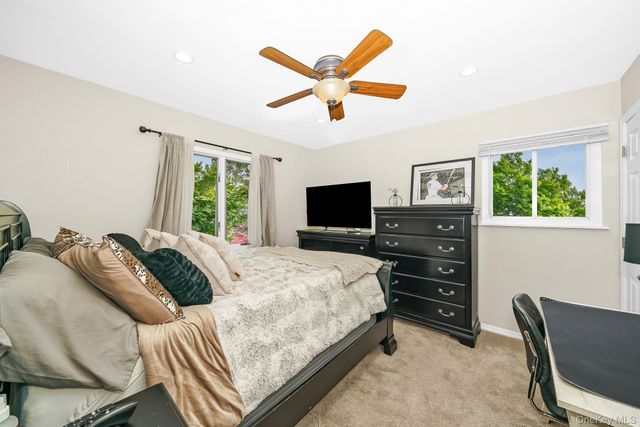 341 Avenue B, Ronkonkoma, NY 11779