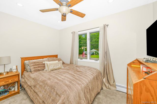 341 Avenue B, Ronkonkoma, NY 11779