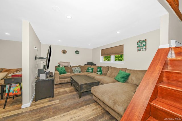 341 Avenue B, Ronkonkoma, NY 11779