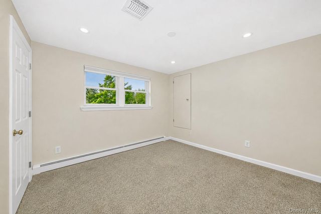 341 Avenue B, Ronkonkoma, NY 11779