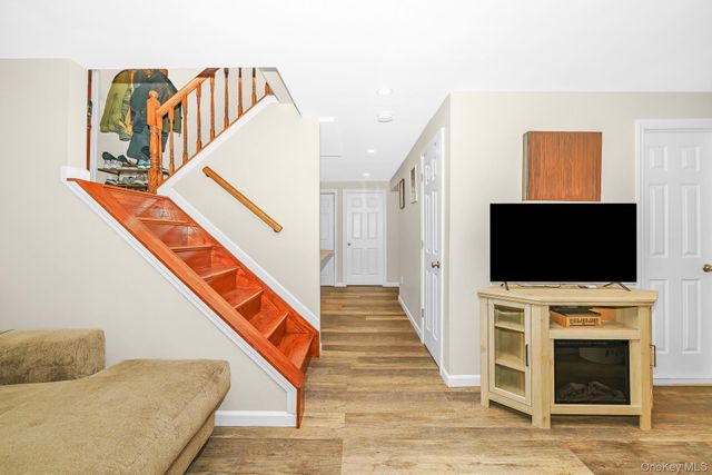 341 Avenue B, Ronkonkoma, NY 11779